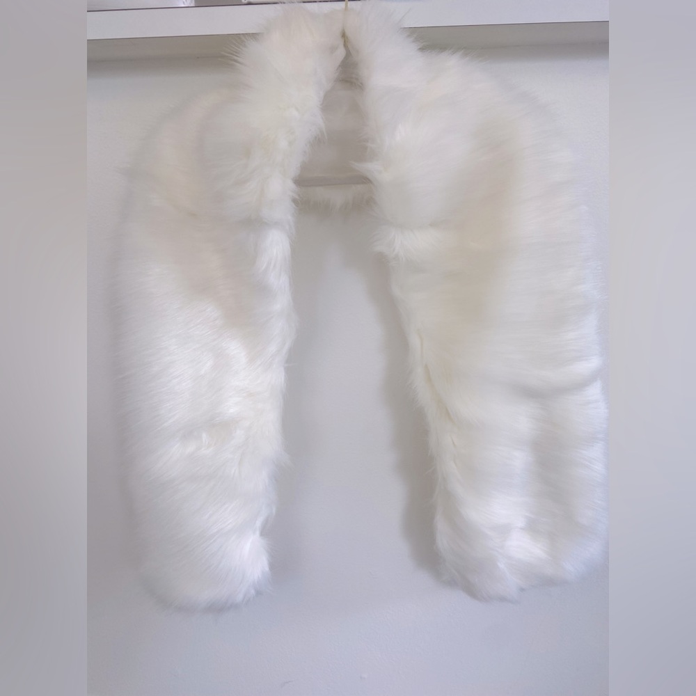 White faux fur wedding shawl